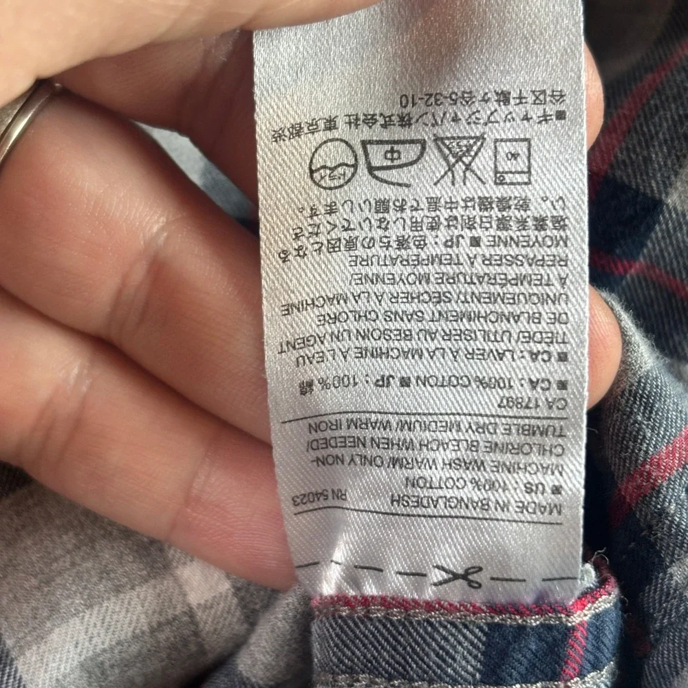 Banana Republic Mens Large Gray Blue Red Plaid Soft Wash Standard Fit Button Up